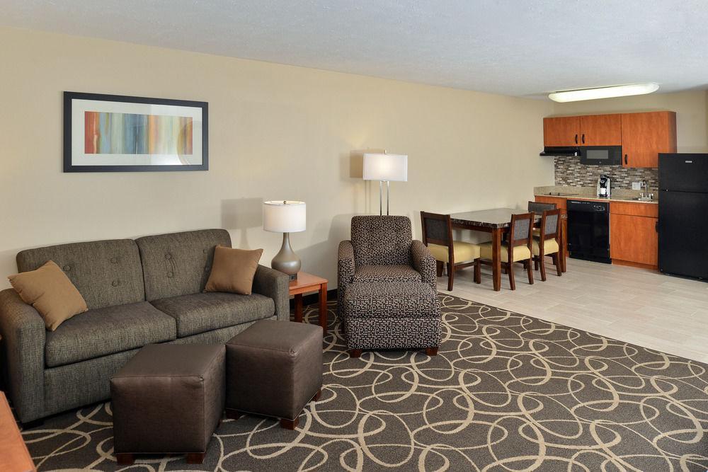 Mainstay Suites Fargo - I-94 Medical Center Eksteriør billede