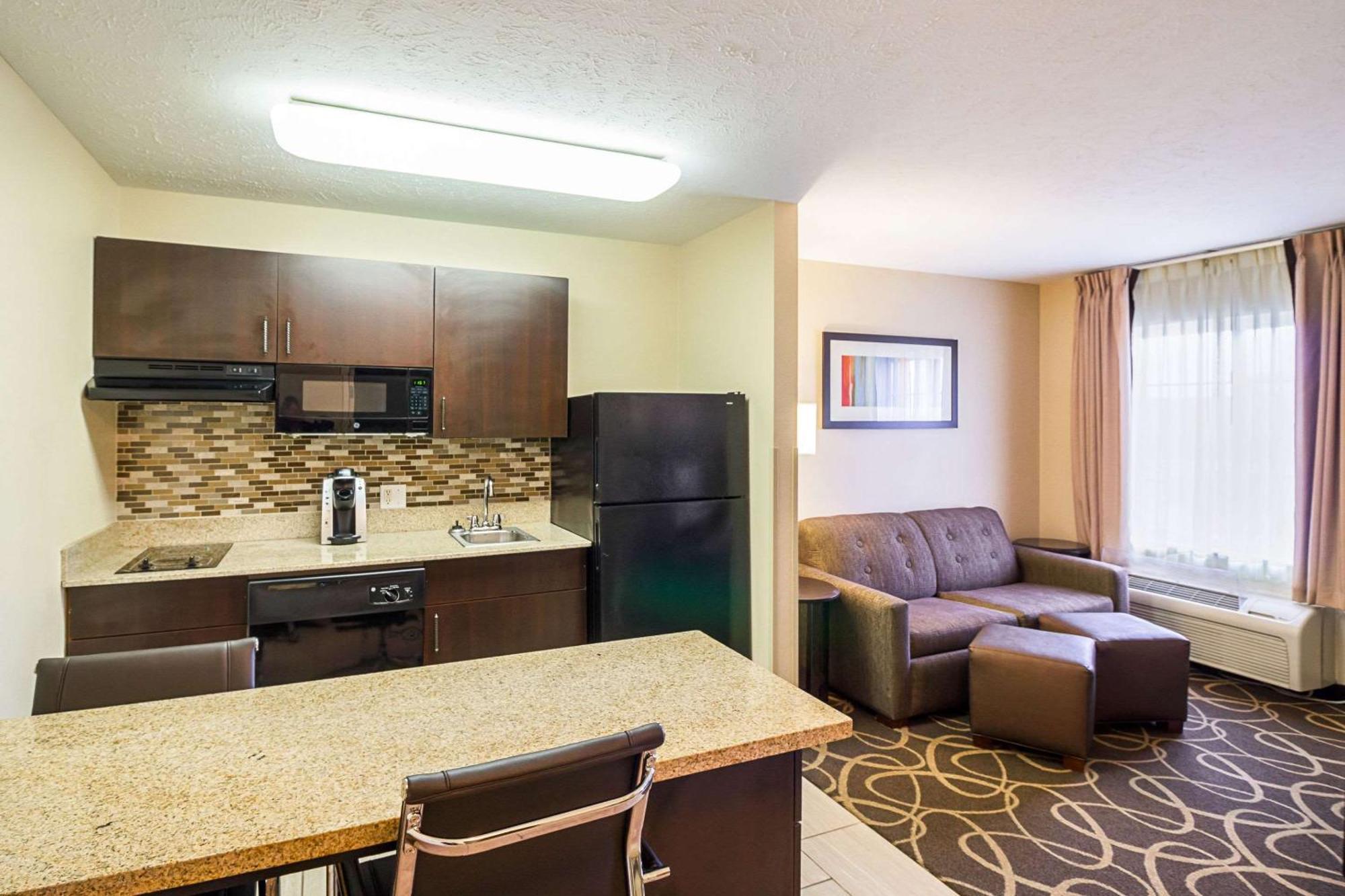 Mainstay Suites Fargo - I-94 Medical Center Eksteriør billede