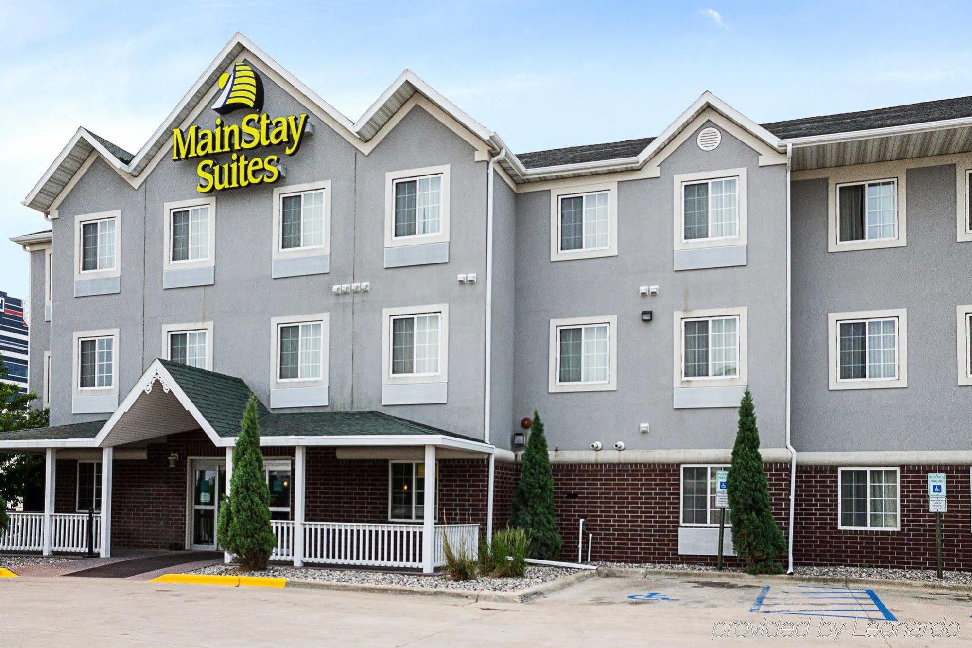 Mainstay Suites Fargo - I-94 Medical Center Eksteriør billede
