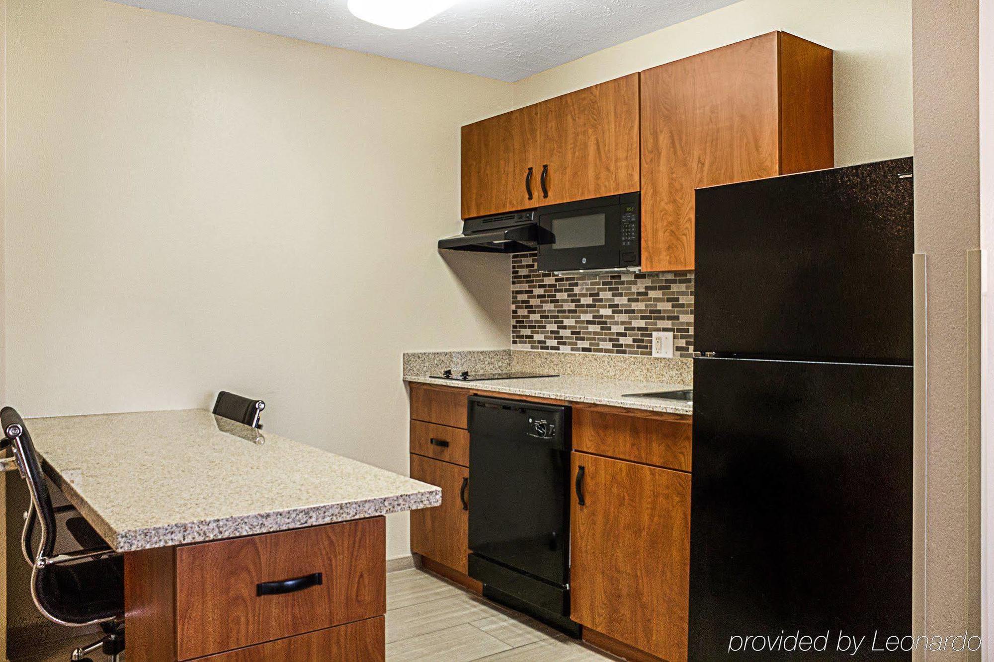 Mainstay Suites Fargo - I-94 Medical Center Eksteriør billede