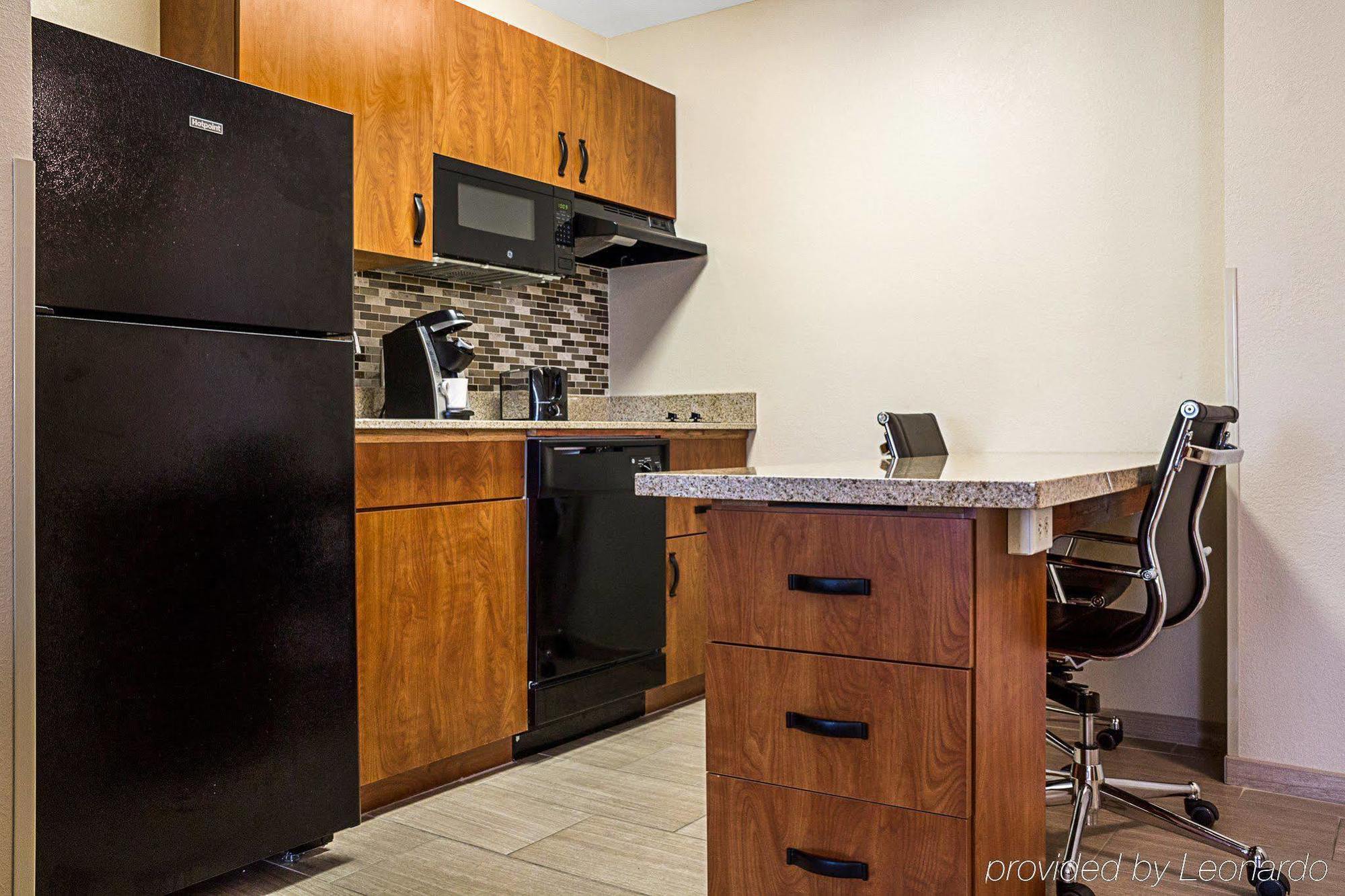 Mainstay Suites Fargo - I-94 Medical Center Eksteriør billede