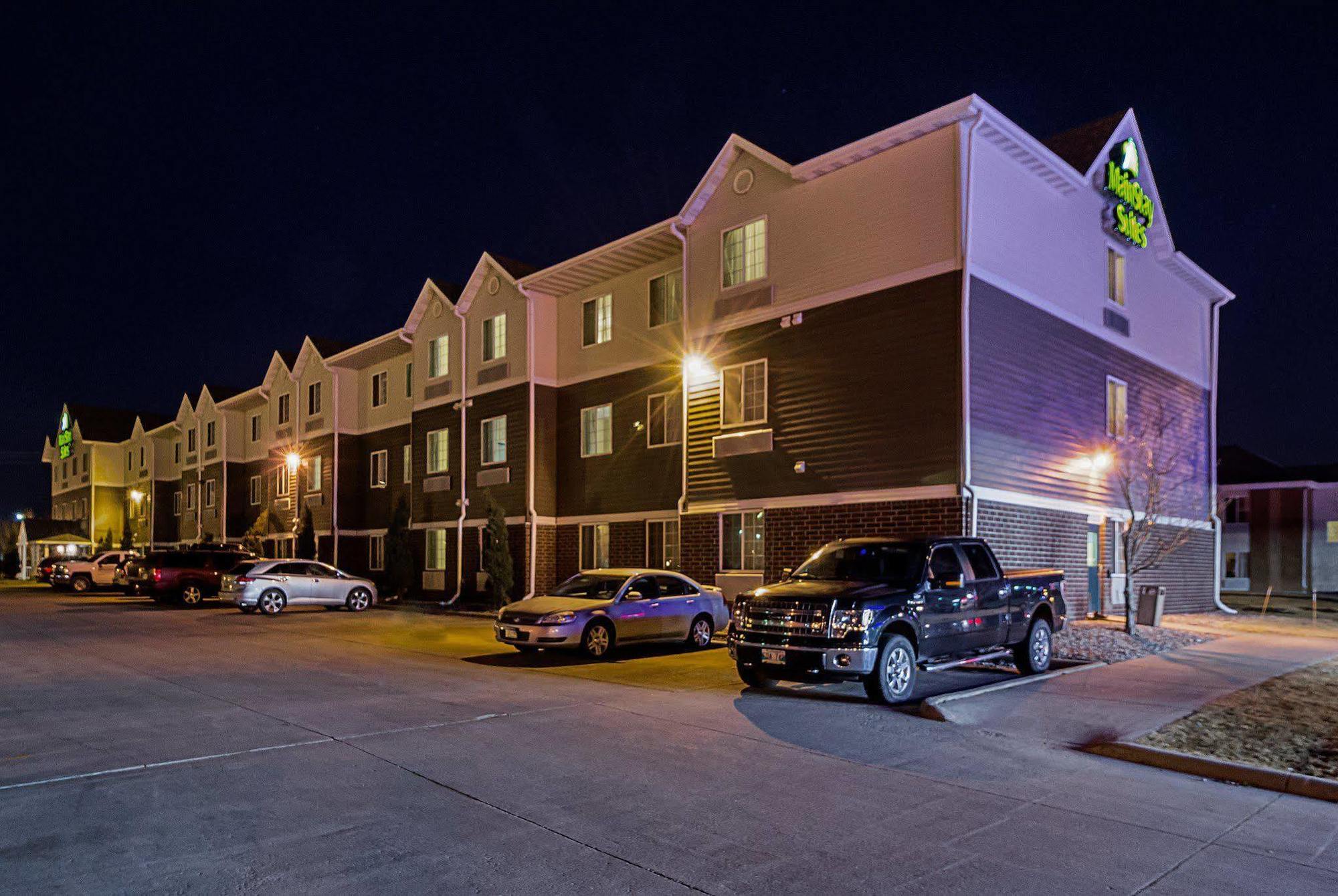 Mainstay Suites Fargo - I-94 Medical Center Eksteriør billede